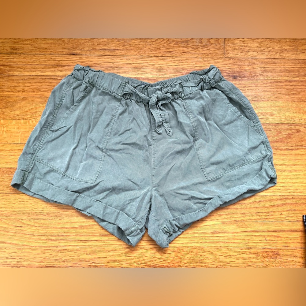 Aerie Olive Green Size L Loose Shorts
